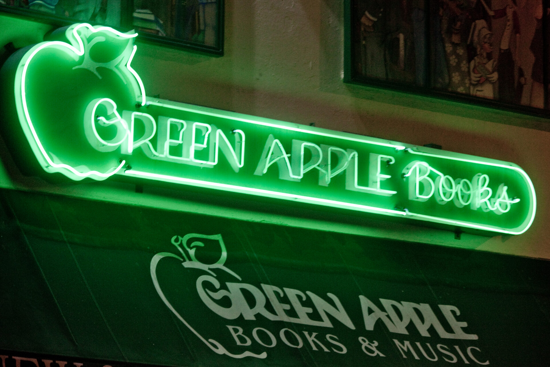 Green Apple Books to petition state government to become exempt from sales tax
